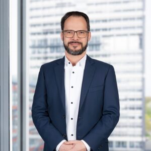 Gunar Tenter, Jurist und zugelassener Rechtsanwalt bei intersoft consulting services AG