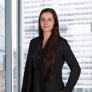 Jennifer Rönneburg, Juristin und zugelassene Rechtsanwältin bei intersoft consulting services AG