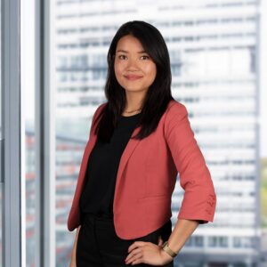 Kim Anh Hoang Thi, Ansprechpartnerin Personal bei intersoft consulting services AG