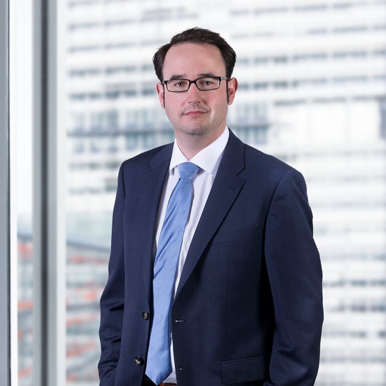 Maximilian Mertin, Jurist und zugelassener Rechtsanwalt bei intersoft consulting services AG