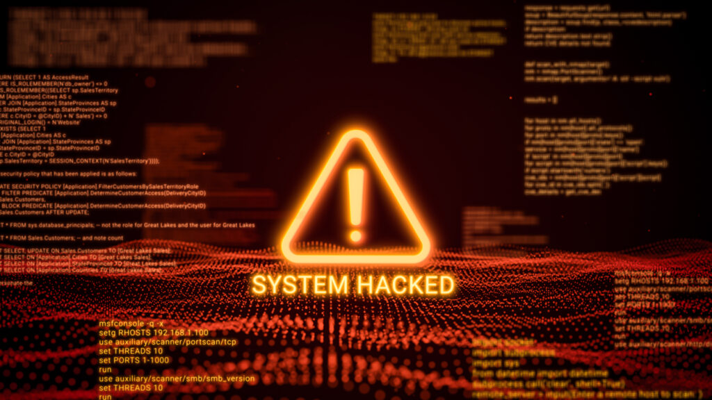 Warnsymbol "SYSTEM HACKED" vor einem Hintergrund aus roten und orangefarbenen digitalisierten Daten und Codes.